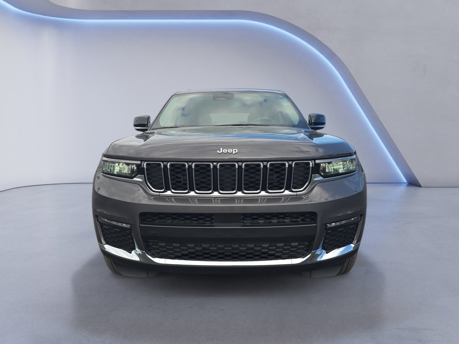 Used 2024 Jeep Grand Cherokee L Limited AWD/4WD image 9