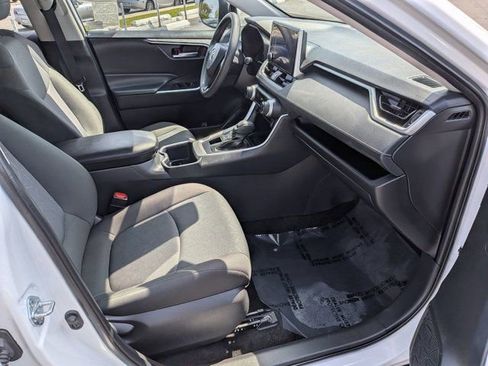 Used 2025 Toyota RAV4 XLE AWD/4WD image 5