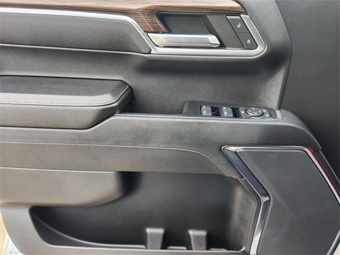 Used 2023 Chevrolet Silverado 1500 LT AWD/4WD image 24