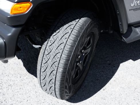 Used 2021 Jeep Wrangler Sport image 42