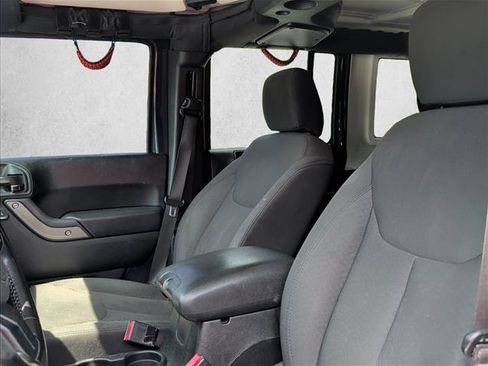 Used 2018 Jeep Wrangler Unlimited Sport S AWD/4WD image 14