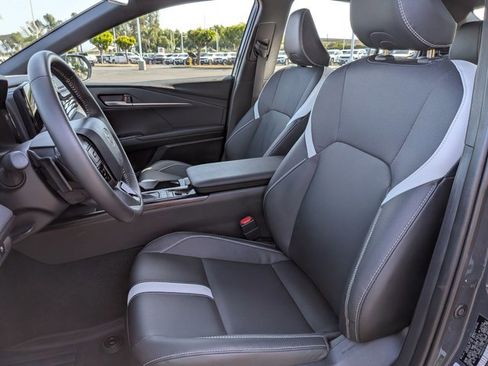 Used 2026 Toyota Camry SE w/ Convenience Package image 15