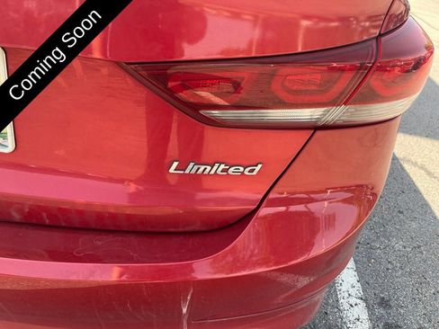 Used 2017 Hyundai Elantra Limited FWD image 24