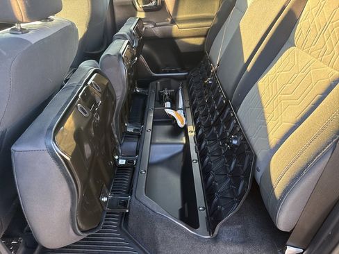 Used 2020 Toyota Tacoma TRD Sport image 26