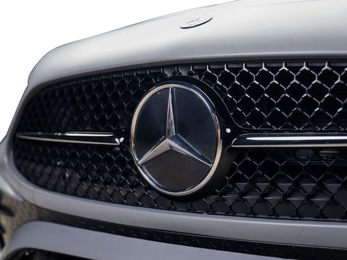 Used 2025 Mercedes-Benz CLE 450 4MATIC Cabriolet w/ Night Package image 12