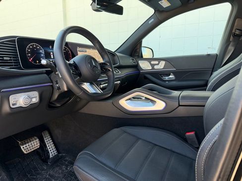 Used 2025 Mercedes-Benz GLS 450 4MATIC image 4