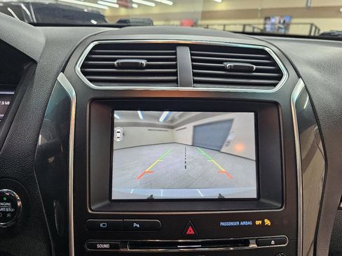 Used 2016 Ford Explorer Limited image 34
