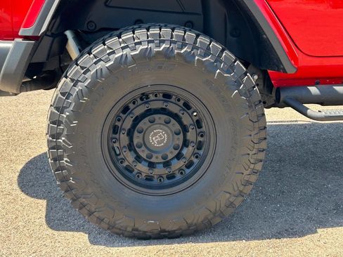 Used 2021 Jeep Wrangler Unlimited Rubicon AWD/4WD image 9