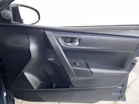 Used 2017 Toyota Corolla SE FWD image 21