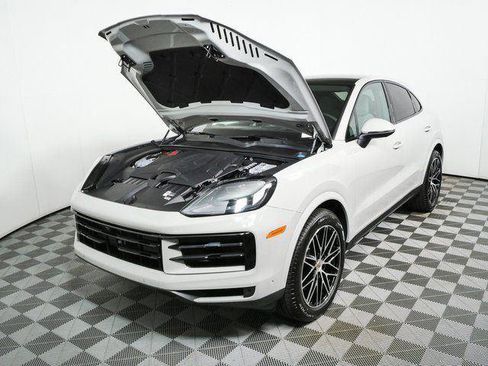 New 2026 Porsche Cayenne Coupe AWD/4WD image 35