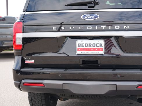 Used 2022 Ford Expedition XLT AWD/4WD image 10
