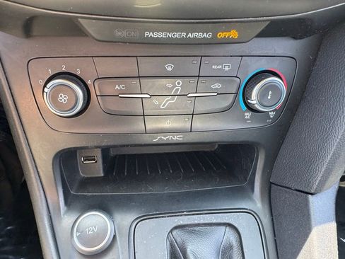 Used 2016 Ford Focus SE FWD image 16