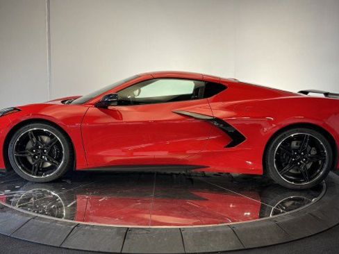 Used 2024 Chevrolet Corvette Stingray Premium Cpe w/ Z51 Performance Package RWD image 25