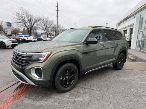 New 2026 Volkswagen Atlas Peak Edition image 3