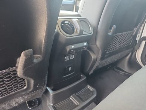 Used 2024 Jeep Wrangler Unlimited Rubicon 4xe AWD/4WD image 13