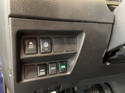 Used 2022 Nissan Rogue Sport S image 23