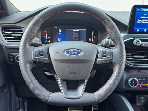 Used 2023 Ford Escape ST-Line Select AWD/4WD image 18