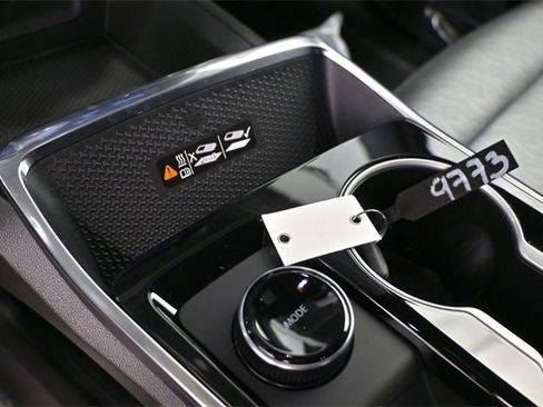 New 2026 Chevrolet Equinox LT w/ Convenience Package II image 24