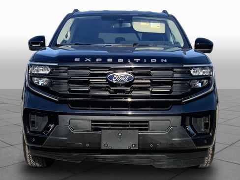 Certified 2025 Ford Expedition Active RWD image 4