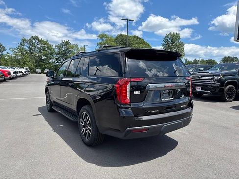 Used 2021 GMC Yukon XL AT4 w/ Rear Media and Nav Package AWD/4WD image 8