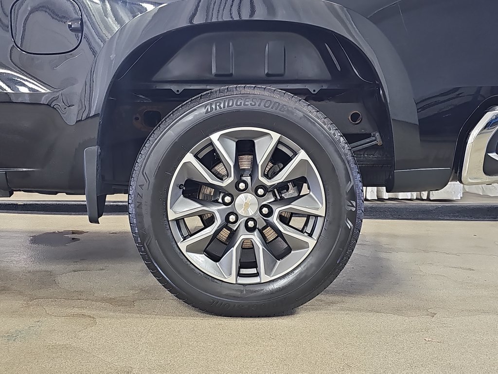 Used 2024 Chevrolet Silverado 1500 LT AWD/4WD image 38
