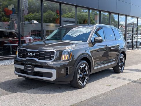 Used 2024 Kia Telluride S w/ S Sunroof Package AWD/4WD image 1