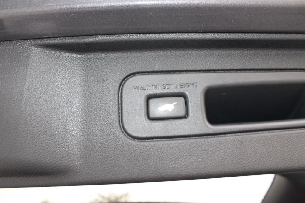 Certified 2025 Honda Pilot Touring image 37