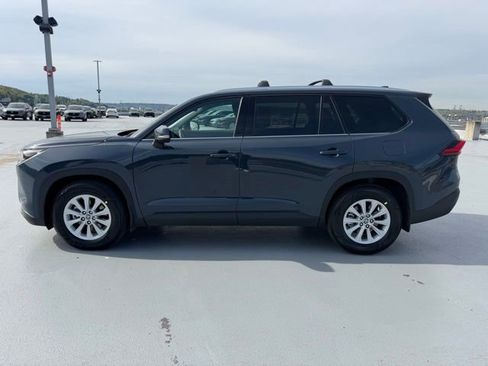 Used 2024 Toyota Grand Highlander XLE image 5