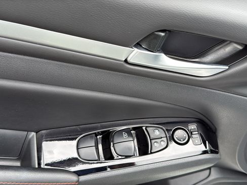 Certified 2024 Nissan Altima 2.5 SR FWD image 7