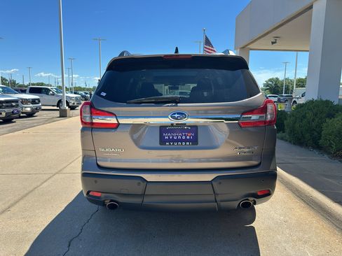 Used 2022 Subaru Ascent Touring AWD/4WD image 9