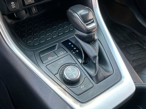 Used 2022 Toyota RAV4 XSE image 19
