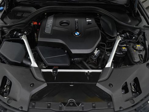 Used 2018 BMW 530i xDrive 530i xDrive image 32