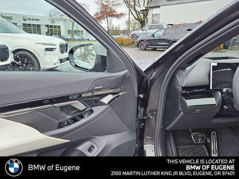New 2026 BMW 530i xDrive w/ M Sport Package image 23