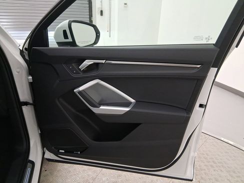New 2025 Audi Q3 2.0T Premium image 28
