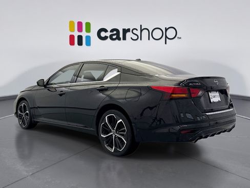 Used 2023 Nissan Altima 2.5 SR w/ SR Premium Package AWD/4WD image 3