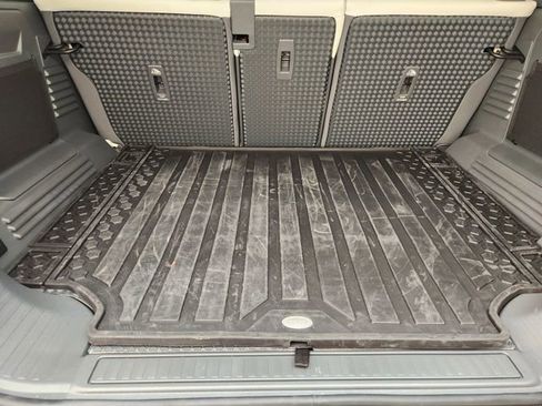 Used 2026 Land Rover Defender 110 S image 27