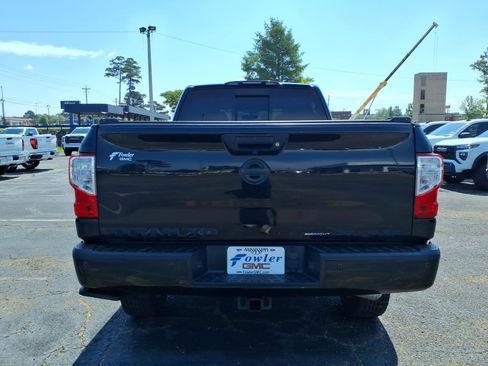 Used 2019 Nissan Titan SL w/ Midnight Edition AWD/4WD image 4