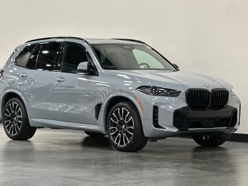 Used 2024 BMW X5 xDrive40i w/ M Sport Package AWD/4WD image 2