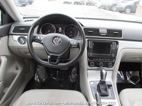 Used 2019 Volkswagen Passat 2.0T Wolfsburg image 22