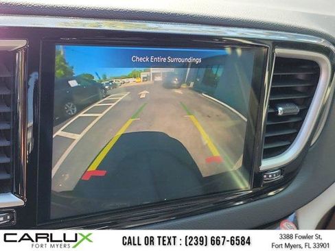 Used 2023 Chrysler Pacifica Touring-L FWD image 30