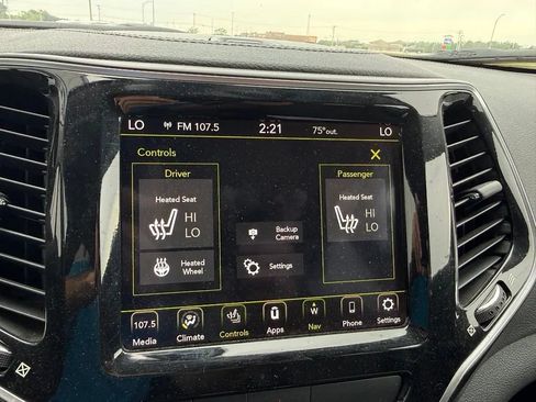 Used 2020 Jeep Cherokee Limited FWD image 19
