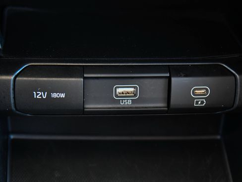 Used 2023 Kia Telluride LX AWD/4WD image 25