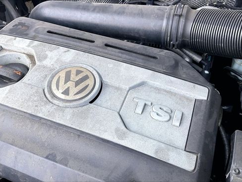 Used 2013 Volkswagen Tiguan SE FWD image 32