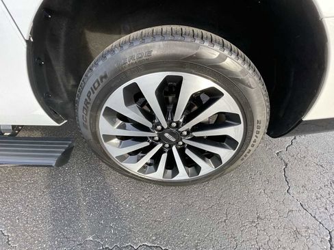 Used 2024 Lincoln Navigator L Reserve image 33