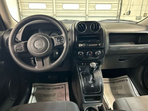 Used 2016 Jeep Patriot Sport w/ Tire & Wheel Group AWD/4WD image 4