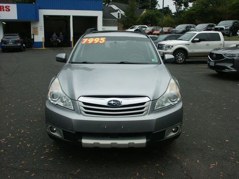 Used 2011 Subaru Outback 2.5i Limited w/ PWR Moonroof Pkg image 5