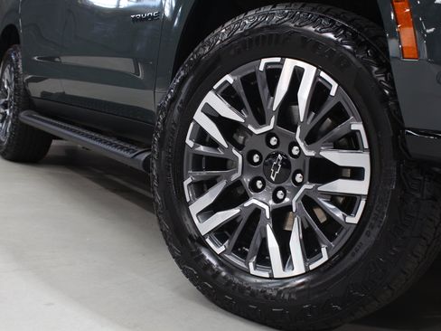 Used 2025 Chevrolet Tahoe Z71 w/ Z71 Off-Road Package AWD/4WD image 20