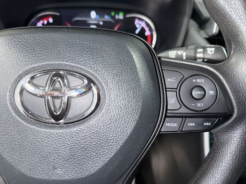 Used 2024 Toyota RAV4 XLE FWD image 28