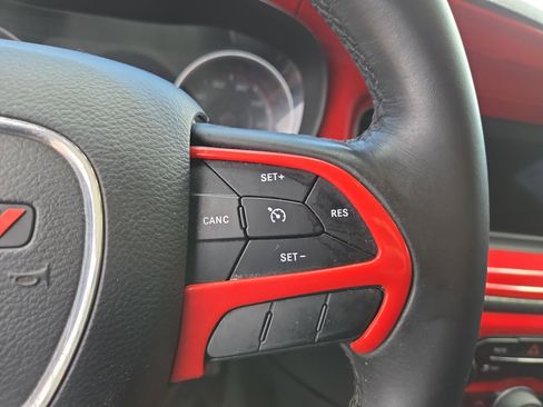 Used 2018 Dodge Charger SXT image 11