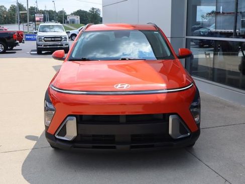 Used 2025 Hyundai Kona SEL FWD image 6